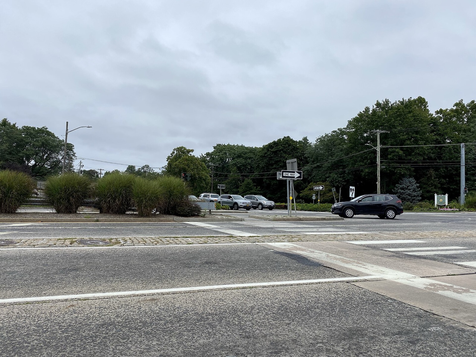 Intersection of NY 25A and NY 106 in East Norwich