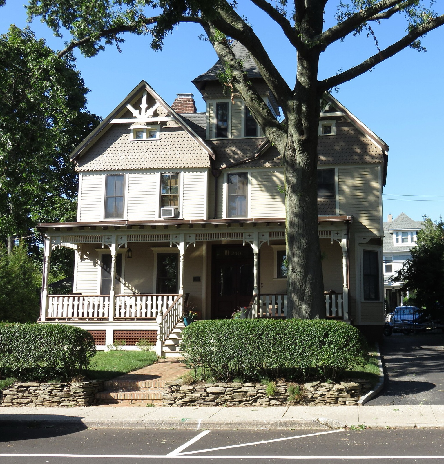 House at 240 Sea Cliff Avenue in Sea Cliff, New York
