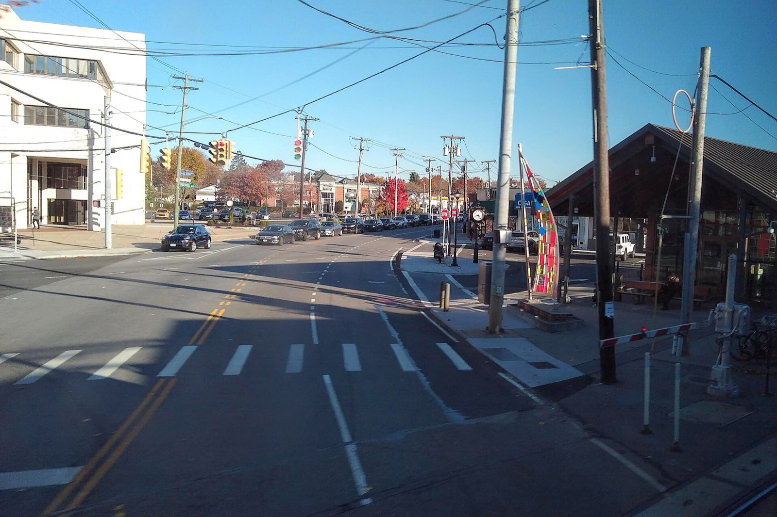Jackson Avenue crossing in Syosset seen from the LIRR tracks